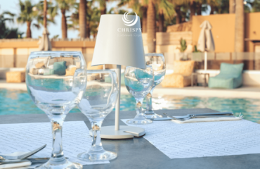 chrispy-waterpark-pool-bar-chania-blogcover-canva-10-09-2025 pool bar chania