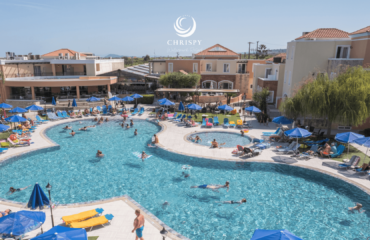 chrispy-waterpark-crete-waterpark-hotel-blogcover-canva-11-09-2025 Crete hotel with water park